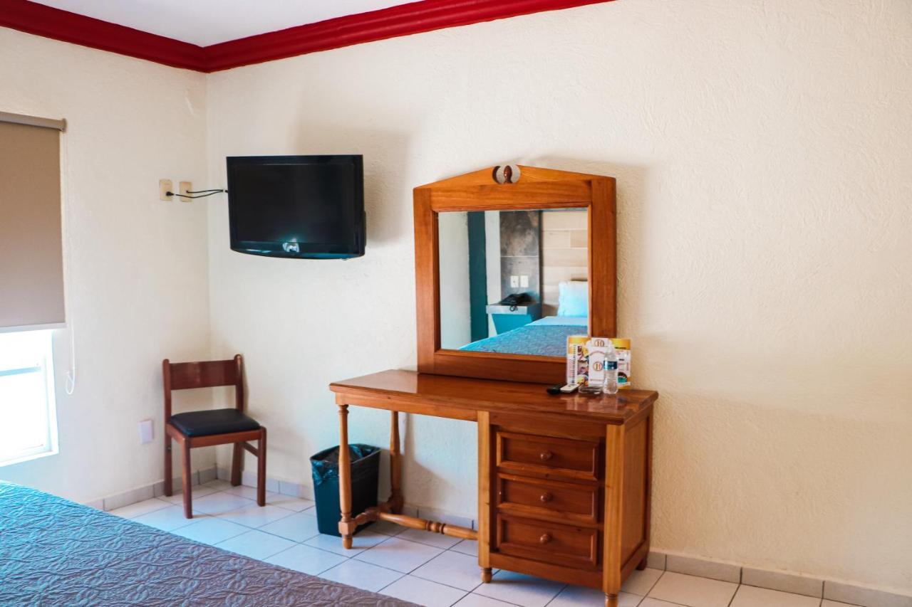 Hotel Gina Tecomán Εξωτερικό φωτογραφία