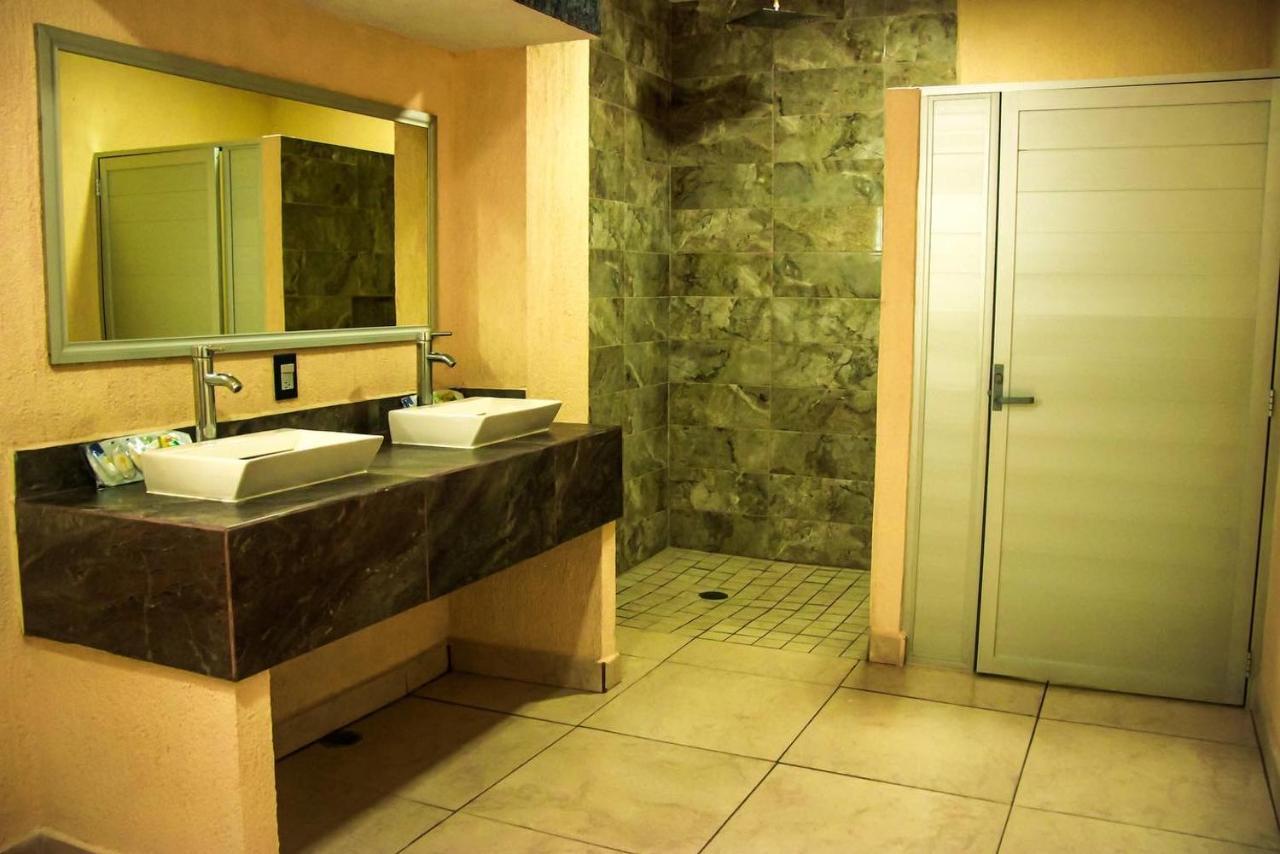 Hotel Gina Tecomán Εξωτερικό φωτογραφία